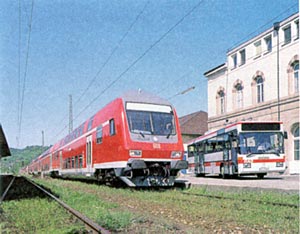 Bahn und Bus