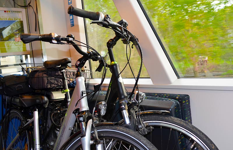 Fahrradmitnahme in der Ilztalbahn Zwei Fahrräder in der Ilztalbahn